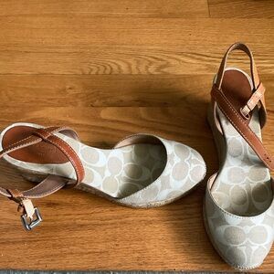 Coach Signature C Valerie